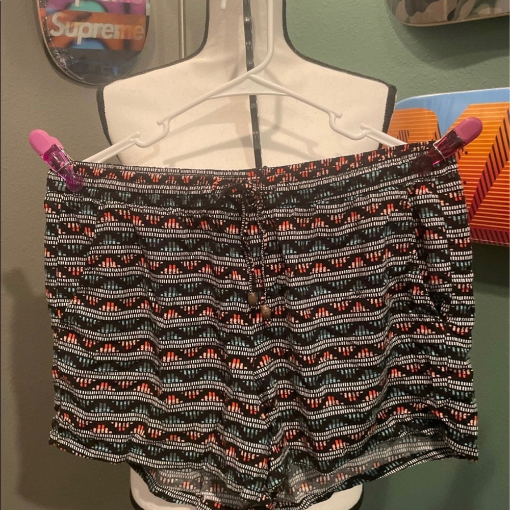 Old Navy Drawstring Shorts Size Large Gently Used Pristine condition Pockets